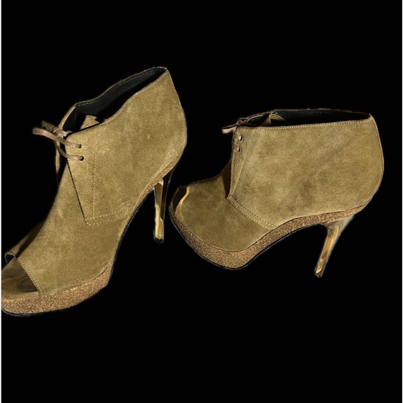 Burberry Booties - Picture 5 of 7